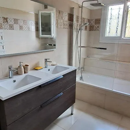 Vakantiehuis 100m2 *